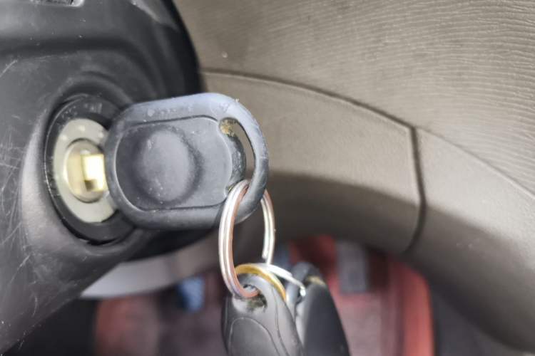 Used Wuling Hongguang 2021 1.5L Revised S Base Version Hydraulic Power Steering LAR Vehicle Key