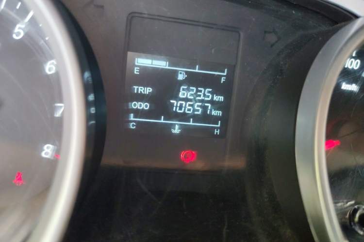 Used Wuling Hongguang 2021 1.5L Facelift S Comfort Version Hydraulic Power Steering LAR Odometer Close Up