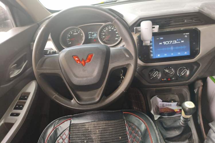 Used Wuling Hongguang 2021 1.5L Facelifted S Comfort Version with Electric Power Steering LAR Steering Wheel
