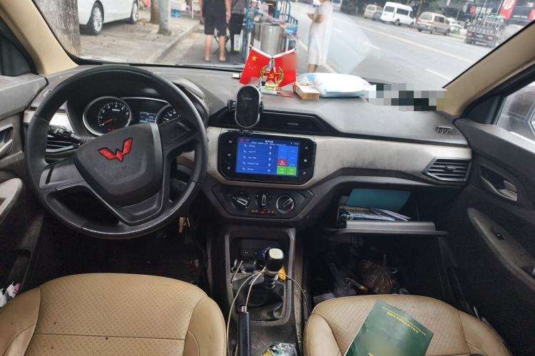 Used Wuling Hongguang 2021 1.5L Facelifted S Comfort Version with Electric Power Steering LAR Center Console