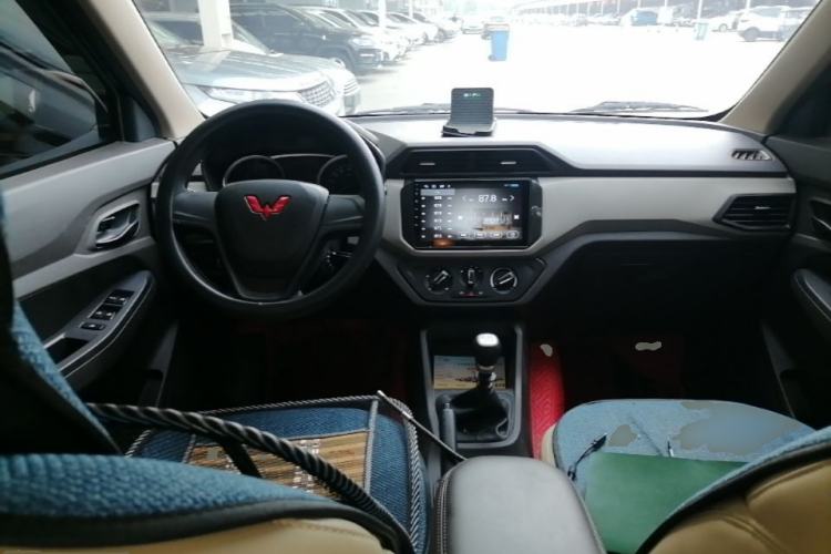 Used Wuling Hongguang 2021 1.5L S Standard Version LAR Center Console