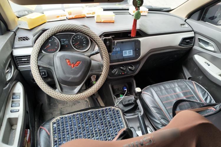 Used Wuling Hongguang 2021 1.5L Facelifted S Comfort Version with Electric Power Steering LAR Center Console