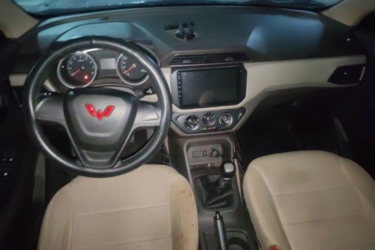 Used Wuling Hongguang 2021 1.5L S Standard Version LAR Center Console