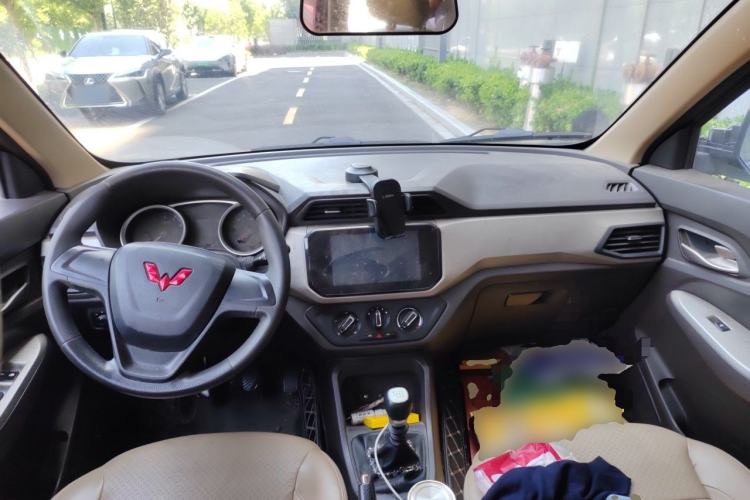 Used Wuling Hongguang 2021 1.5L Facelifted S Comfort Version with Electric Power Steering LAR Center Console