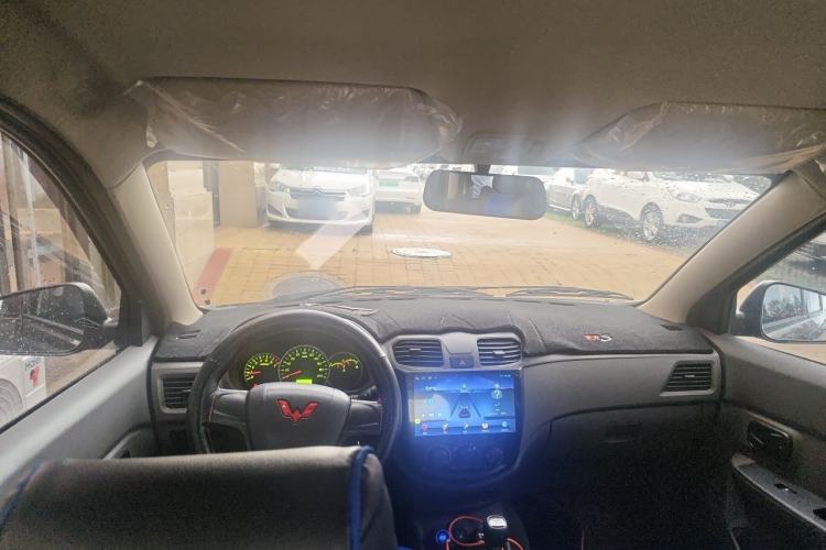 Used Wuling Hongguang 2021 1.5L S Base Version LAR Center Console