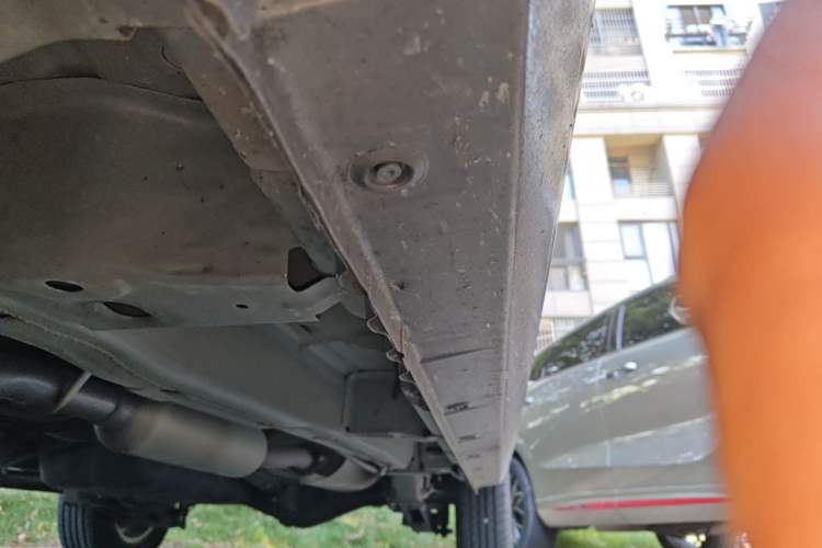 Used Wuling Hongguang 2021 1.5L Revised S Standard Version Hydraulic-Power-Assisted LAR Chassis Front Left