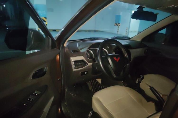 Used Wuling Hongguang 2021 1.5L S Standard Version LAR Driver Seat