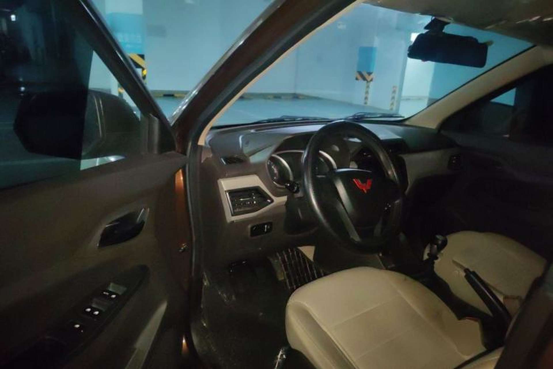 Used Wuling Hongguang 2021 1.5L S Standard Version LAR Driver Seat
