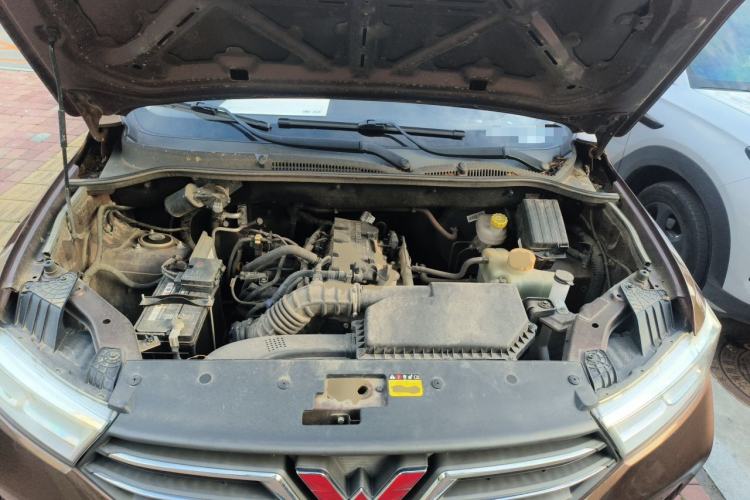 Used Wuling Hongguang 2021 1.5L S Standard Version LAR Engine Bay