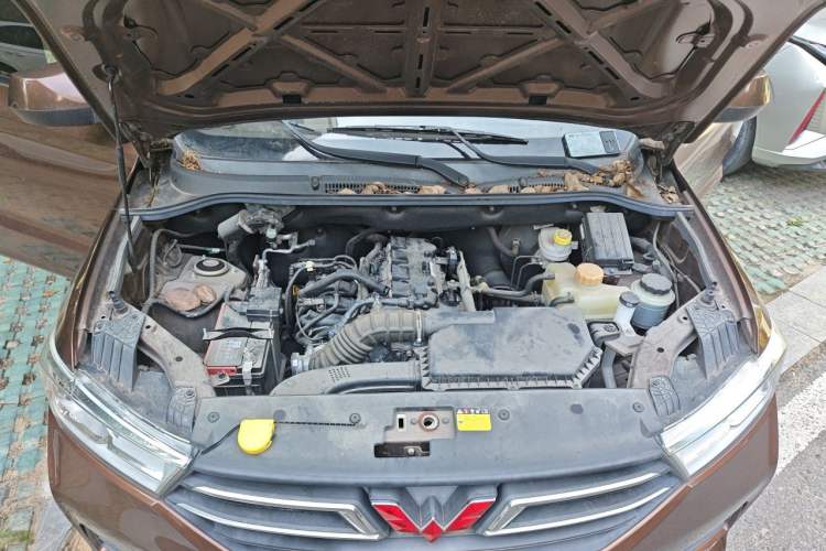 Used Wuling Hongguang 2021 1.5L Revised S Standard Version Hydraulic-Power-Assisted LAR Engine Bay