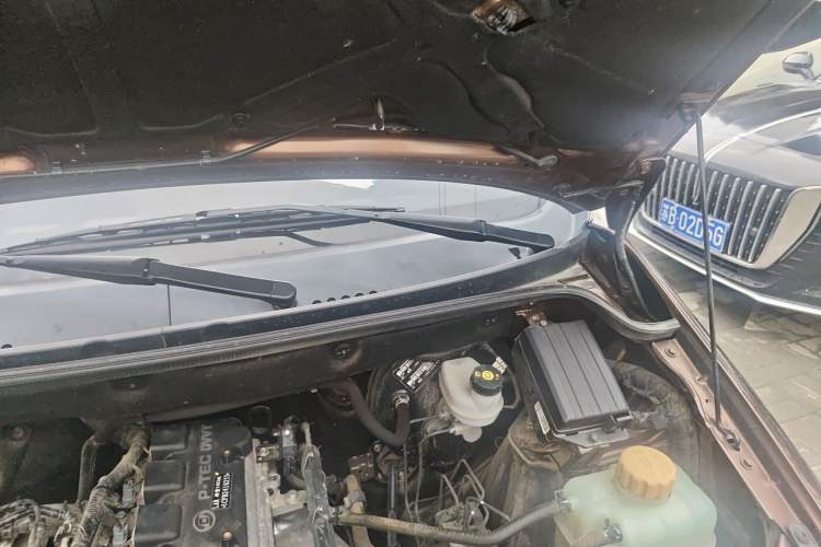 Used Wuling Hongguang 2021 1.5L S Base Version LAR Engine Bay Left