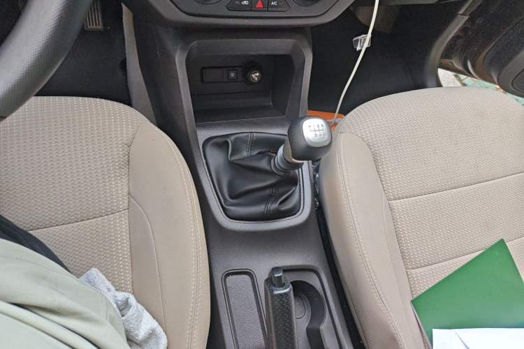 Used Wuling Hongguang 2021 1.5L Revised S Standard Version Hydraulic-Power-Assisted LAR Gear Lever