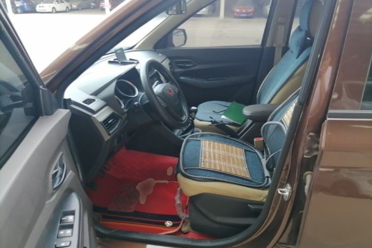 Used Wuling Hongguang 2021 1.5L S Standard Version LAR Left Front Seat
