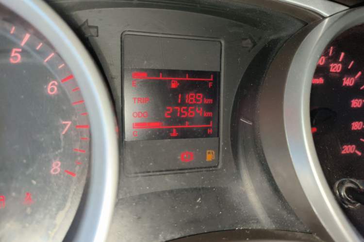 Used Wuling Hongguang 2021 1.5L S Standard Version LAR Odometer Close Up