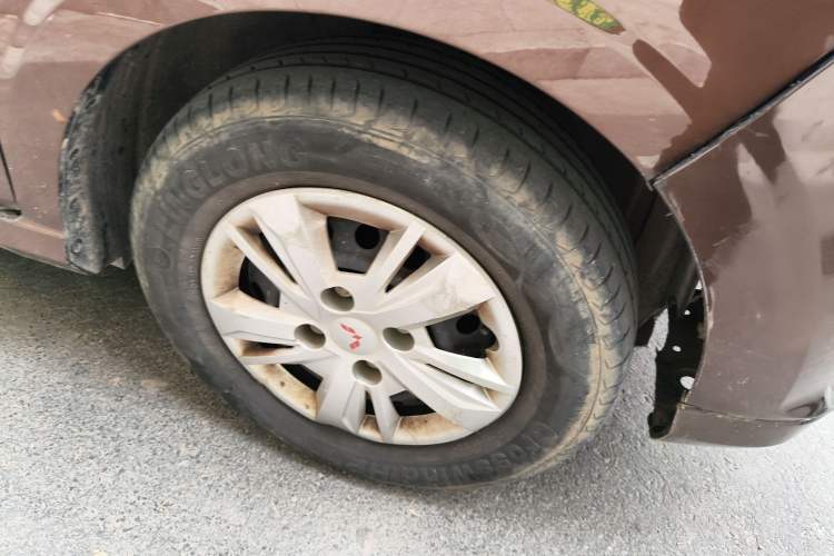 Used Wuling Hongguang 2021 1.5L Facelifted S Comfort Version with Electric Power Steering LAR Right Front Wheel Hub