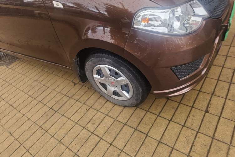 Used Wuling Hongguang 2021 1.5L S Base Version LAR Right Front Wheel Hub