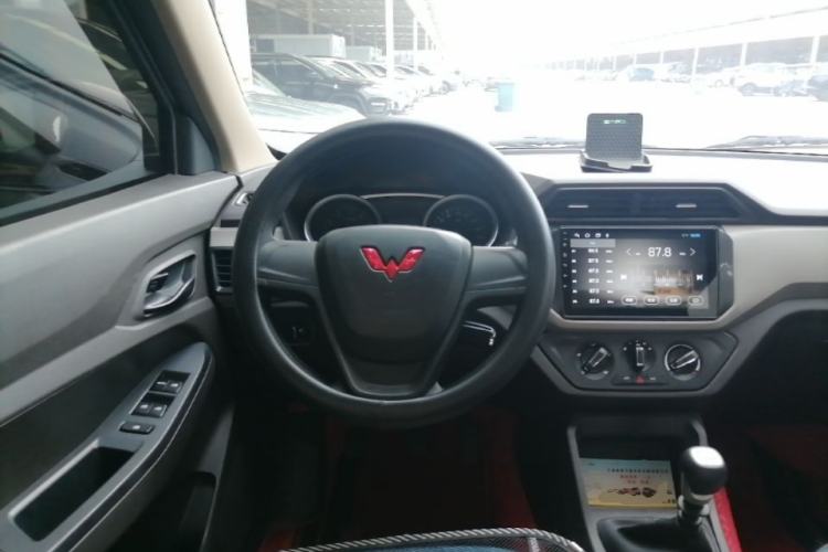 Used Wuling Hongguang 2021 1.5L S Standard Version LAR Steering Wheel