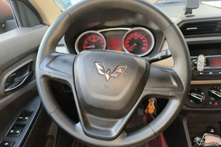 Used Wuling Hongguang 2021 1.5L S Standard Version LAR Steering Wheel