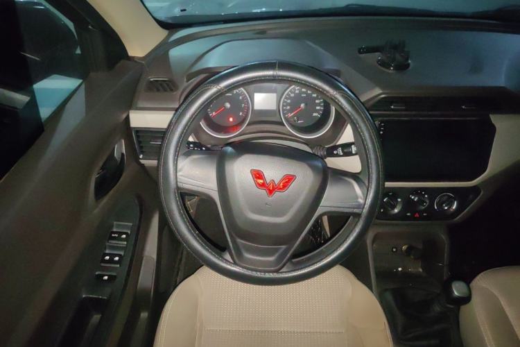 Used Wuling Hongguang 2021 1.5L S Standard Version LAR Steering Wheel