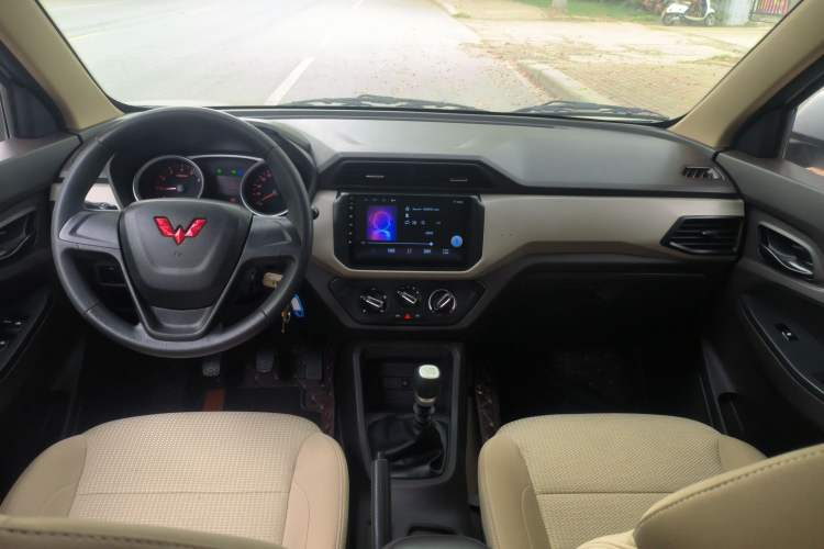 Used Wuling Hongguang 2021 1.5L Revised S Standard Version with Electric Power Steering LAR Center Console