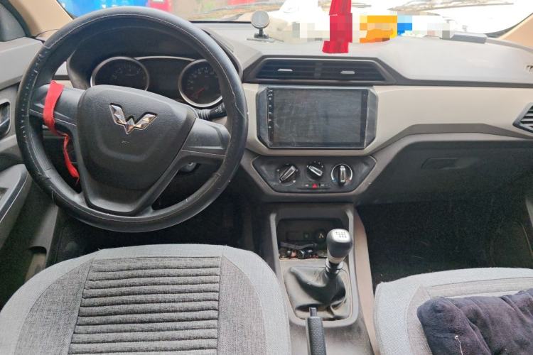 Used Wuling Hongguang 2021 1.5L S Standard Version LAR Center Console
