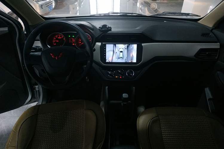 Used Wuling Hongguang 2021 1.5L Revised S Standard Version with Electric Power Steering LAR Center Console