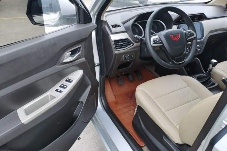 Used Wuling Hongguang 2021 1.5L Facelift S Comfort Version Hydraulic Power Steering LAR Driver Seat