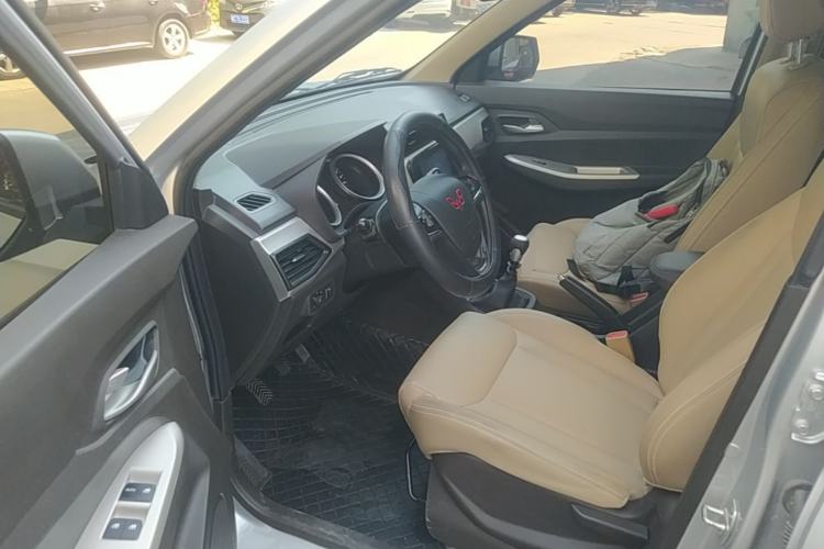 Used Wuling Hongguang 2021 1.5L Facelifted S Comfort Version with Electric Power Steering LAR Driver Seat