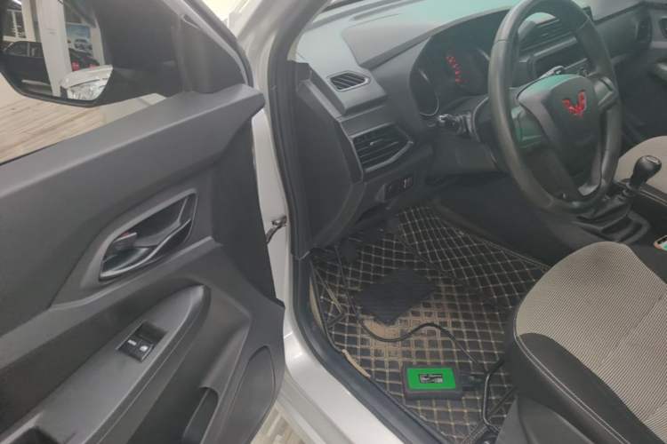 Used Wuling Hongguang 2021 1.5L Revised S Base Version Hydraulic Power Steering LAR Driver Seat