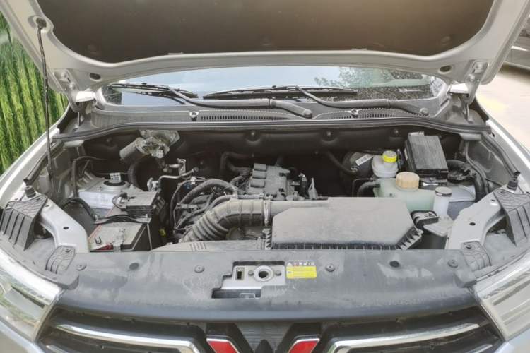 Used Wuling Hongguang 2021 1.5L Facelifted S Comfort Version with Electric Power Steering LAR Engine Bay