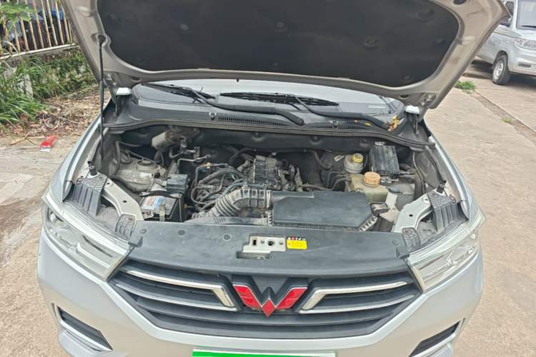 Used Wuling Hongguang 2021 1.5L S Comfort Edition LAR Engine Bay