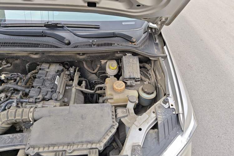 Used Wuling Hongguang 2021 1.5L Revised S Standard Version Hydraulic-Power-Assisted LAR Engine Bay Left