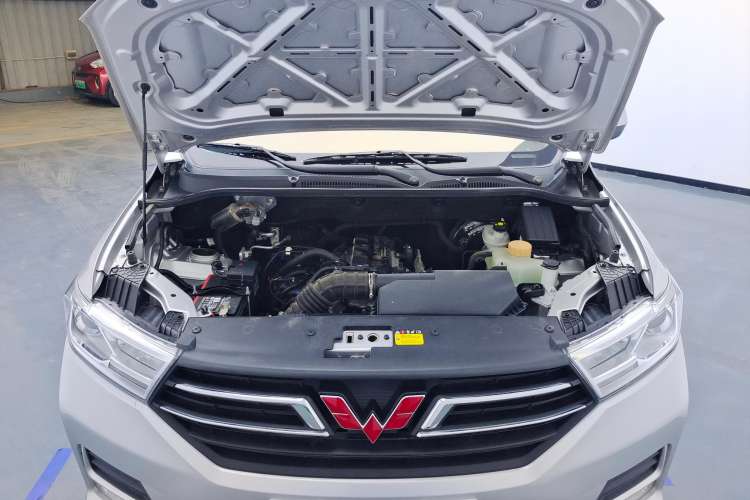 Used Wuling Hongguang 2021 1.5L Revised S Standard Version with Electric Power Steering LAR Engine Bay
