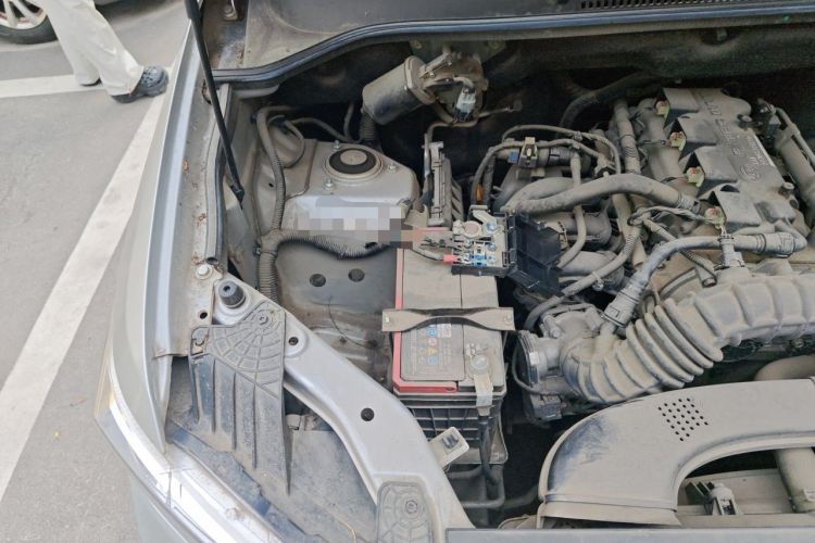 Used Wuling Hongguang 2021 1.5L S Standard Version LAR Engine Bay Right