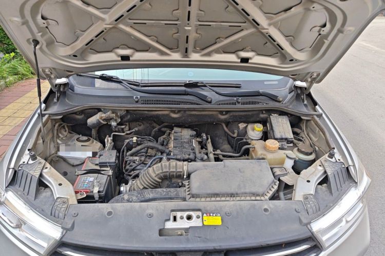 Used Wuling Hongguang 2021 1.5L Revised S Standard Version Hydraulic-Power-Assisted LAR Engine Bay