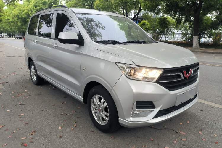 Used Wuling Hongguang 2021 1.5L Revised S Standard Version with Electric Power Steering LAR Exterior 1
