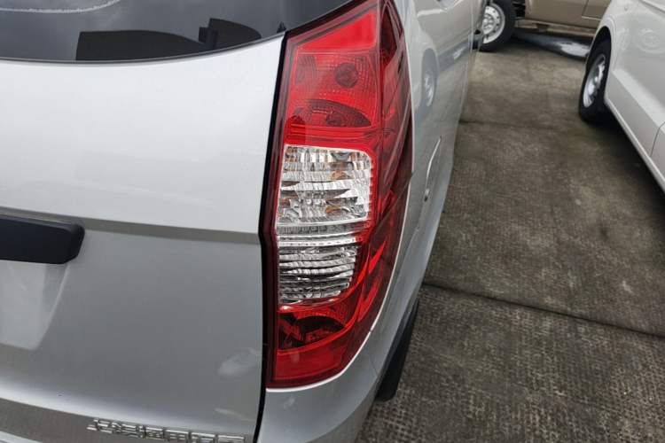 Used Wuling Hongguang 2021 1.5L Revised S Standard Version Hydraulic-Power-Assisted LAR Exterior 3