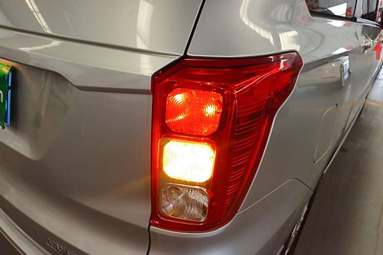 Used Wuling Hongguang 2021 1.5L Revised S Standard Version Hydraulic-Power-Assisted LAR Exterior 3