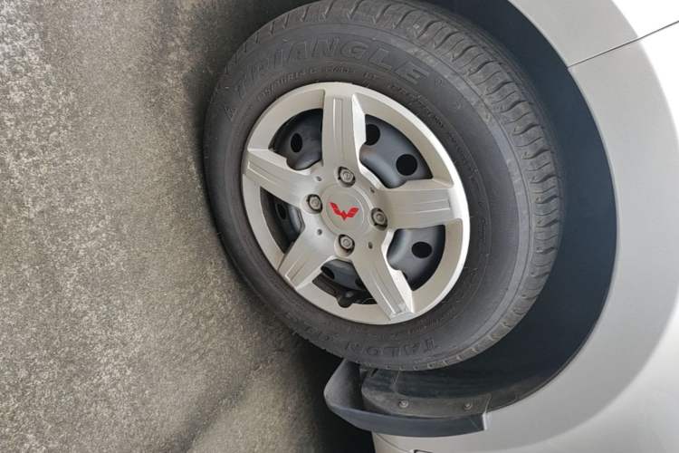 Used Wuling Hongguang 2021 1.5L Revised S Standard Version Hydraulic-Power-Assisted LAR Exterior 4