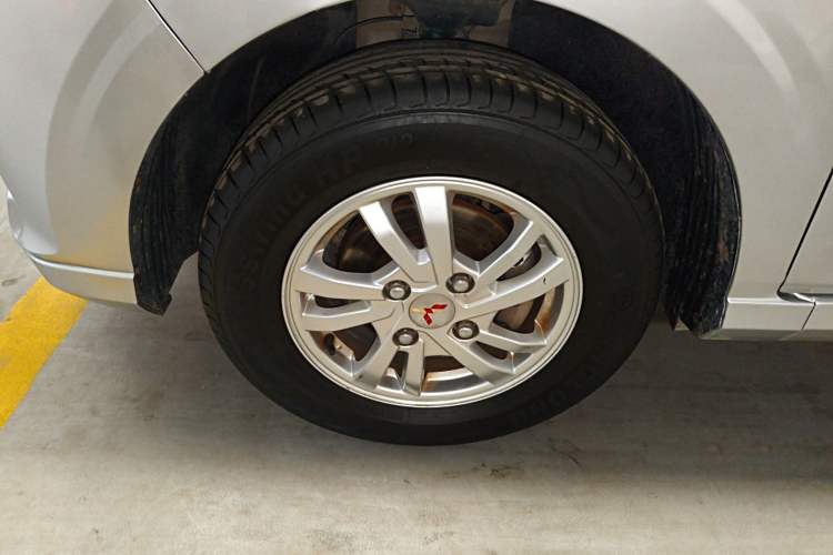 Used Wuling Hongguang 2021 1.5L Revised S Standard Version Hydraulic-Power-Assisted LAR Exterior 4