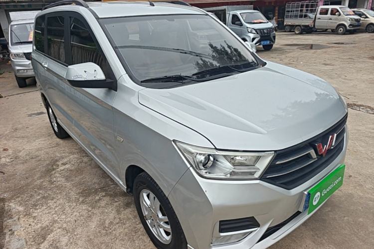 Used Wuling Hongguang 2021 1.5L S Comfort Edition LAR Front Right 45 Deg