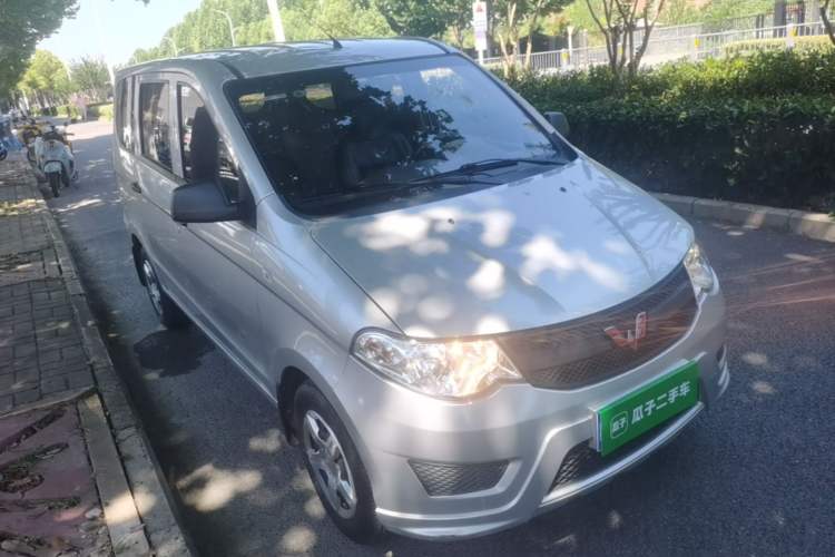 Used Wuling Hongguang 2021 1.5L S Base Version LAR Front Right 45 Deg
