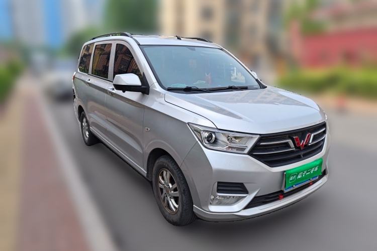 Used Wuling Hongguang 2021 1.5L Revised S Standard Version Hydraulic-Power-Assisted LAR Front Right 45 Deg