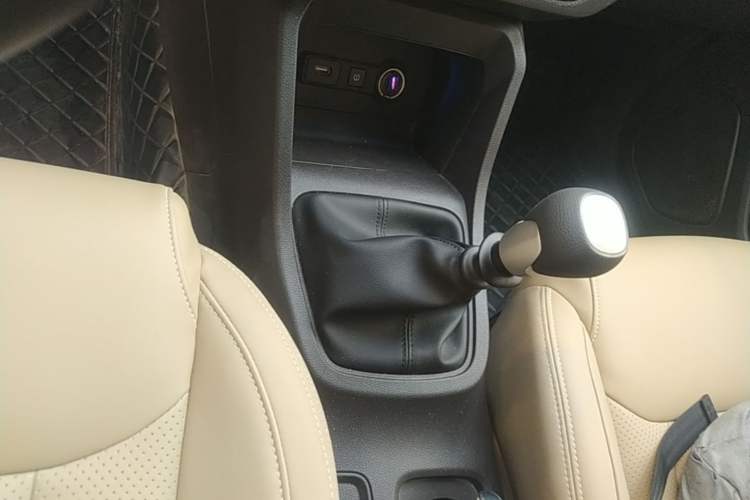 Used Wuling Hongguang 2021 1.5L Facelifted S Comfort Version with Electric Power Steering LAR Gear Lever