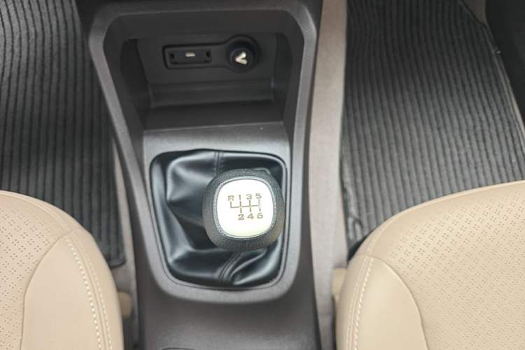 Used Wuling Hongguang 2021 1.5L S Comfort Edition LAR Gear Lever