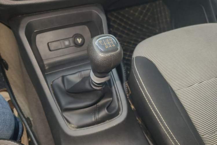 Used Wuling Hongguang 2021 1.5L Revised S Base Version Hydraulic Power Steering LAR Gear Lever