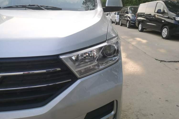 Used Wuling Hongguang 2021 1.5L Facelifted S Comfort Version with Electric Power Steering LAR Left Front Headlight