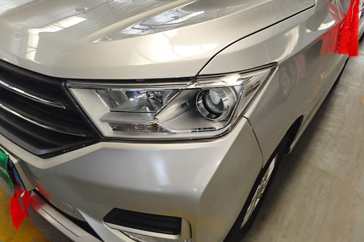 Used Wuling Hongguang 2021 1.5L Revised S Standard Version Hydraulic-Power-Assisted LAR Left Front Headlight