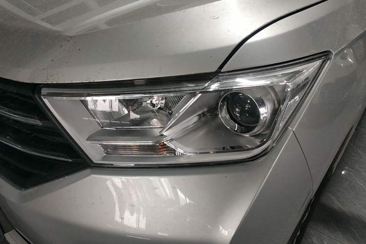 Used Wuling Hongguang 2021 1.5L Revised S Standard Version with Electric Power Steering LAR Left Front Headlight