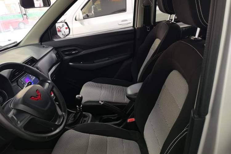 Used Wuling Hongguang 2021 1.5L Revised S Base Version with Electric Power Steering LAR Left Front Seat